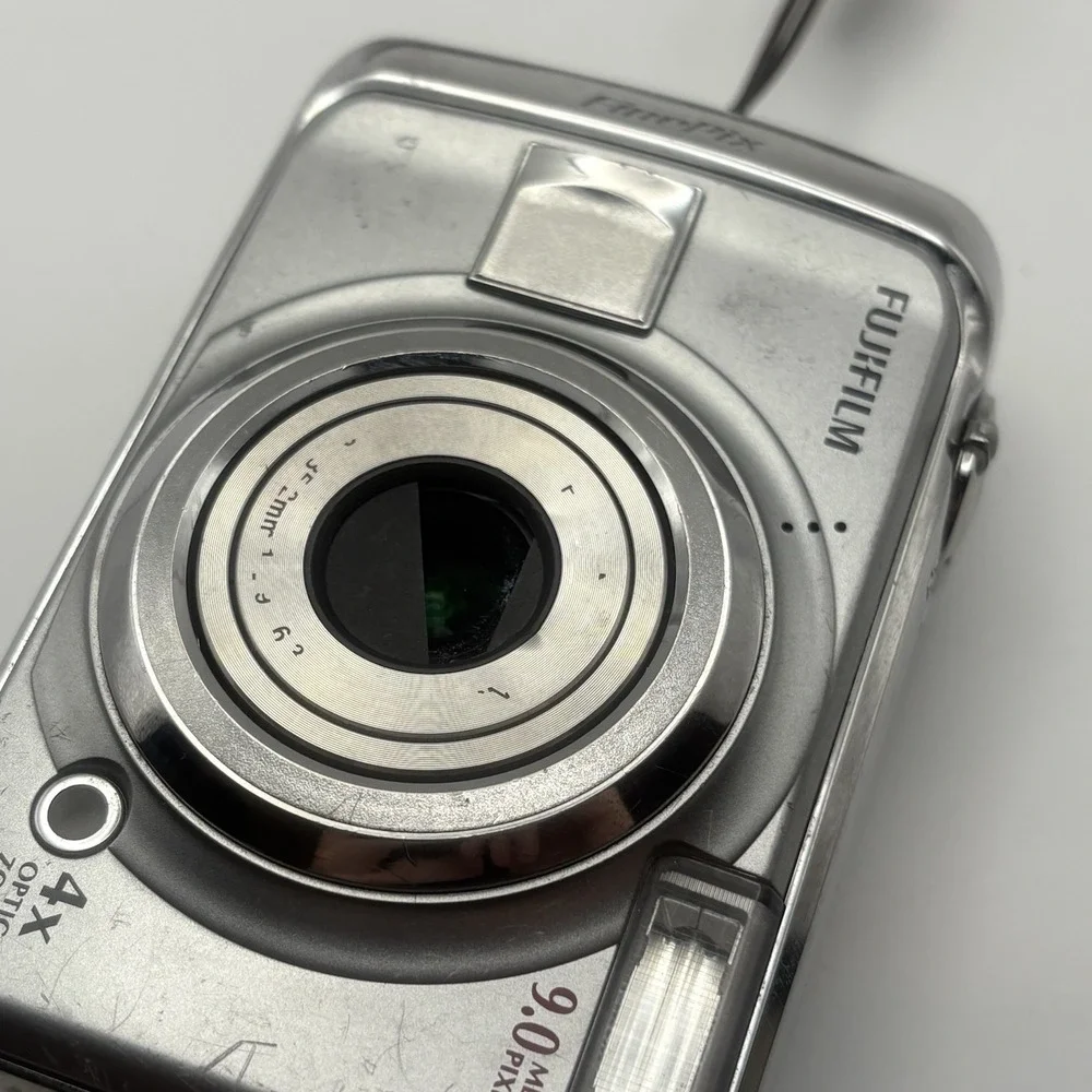 FUJIFILM FinePix A900 9.0MP Digital Camera - Point & Shoot - Tested Works READ